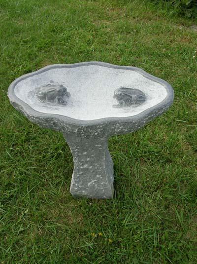 Stone Age Creations 2 frogs Birdbath