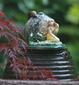 Bromley's Rufous in the Fountain 4
